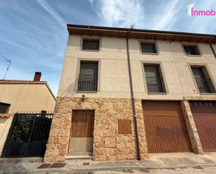 Vista exterior de Casa adosada en venda en Gumiel de Izán
