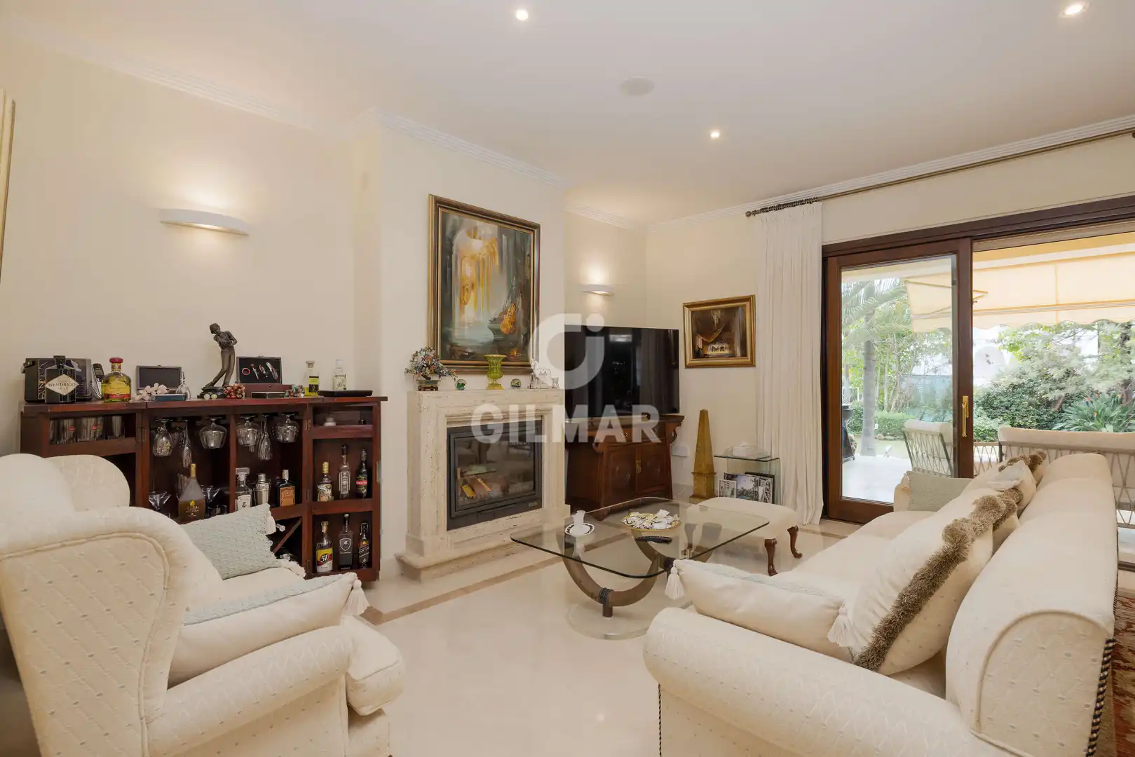 Sala de estar de Casa o chalet en venta en Benahavís con Calefacción, Jardín privado y Piscina