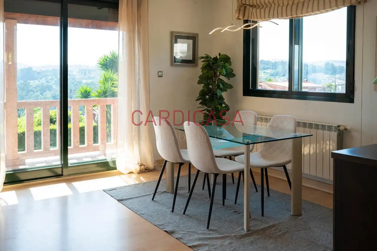 Menjador de Casa o xalet en venda en Mos amb Calefacció, Jardí privat i Terrassa