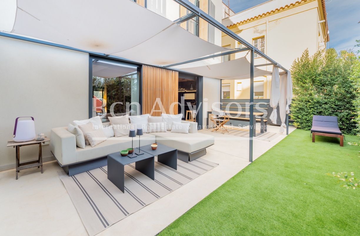Terrace of House or chalet for sale in  Barcelona Capital  with Air Conditioner, Heating and Private garden