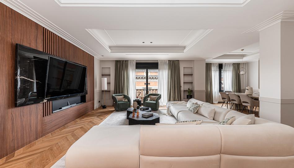 Foto 1 de Pis en venda a Calle de Ruiz de Alarcón, 25, Jerónimos, Madrid