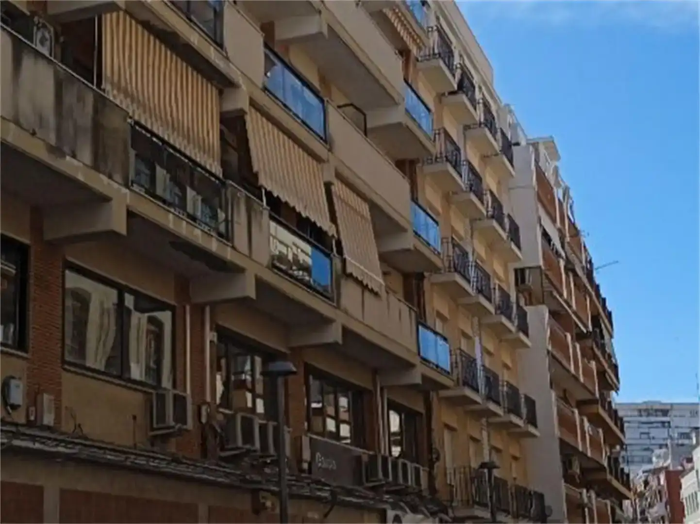 Vista exterior de Àtic en venda en  Huelva Capital