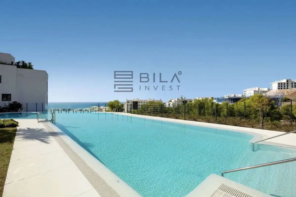Swimming pool of Flat for sale in Fuengirola  with Air Conditioner, Terrace and Storage room