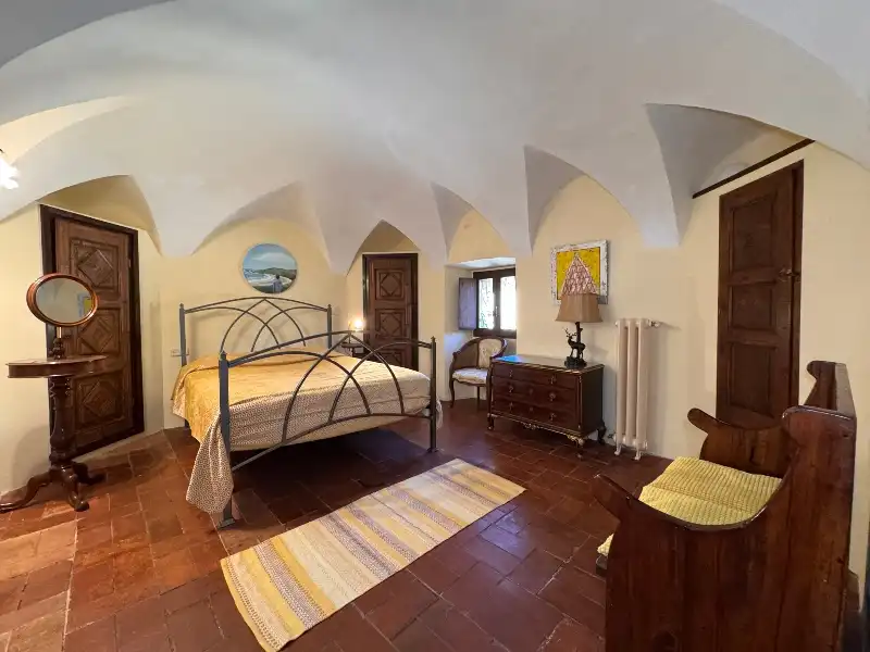 Habitación de Finca rústica en venta en Ullastret con Aire acondicionado, Calefacción y Jardín privado