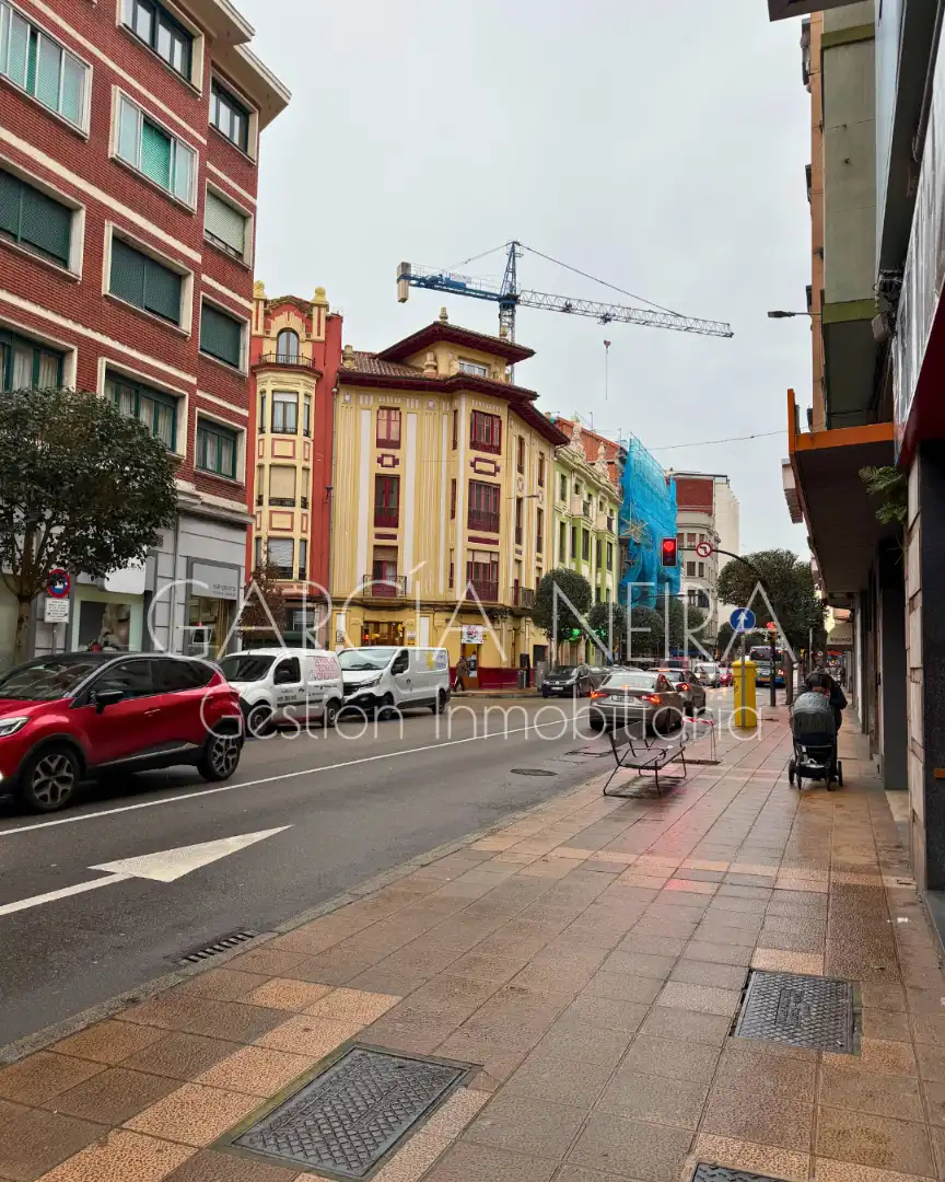 Vista exterior de Piso en venta en Gijón  con Calefacción, Parquet y Amueblado