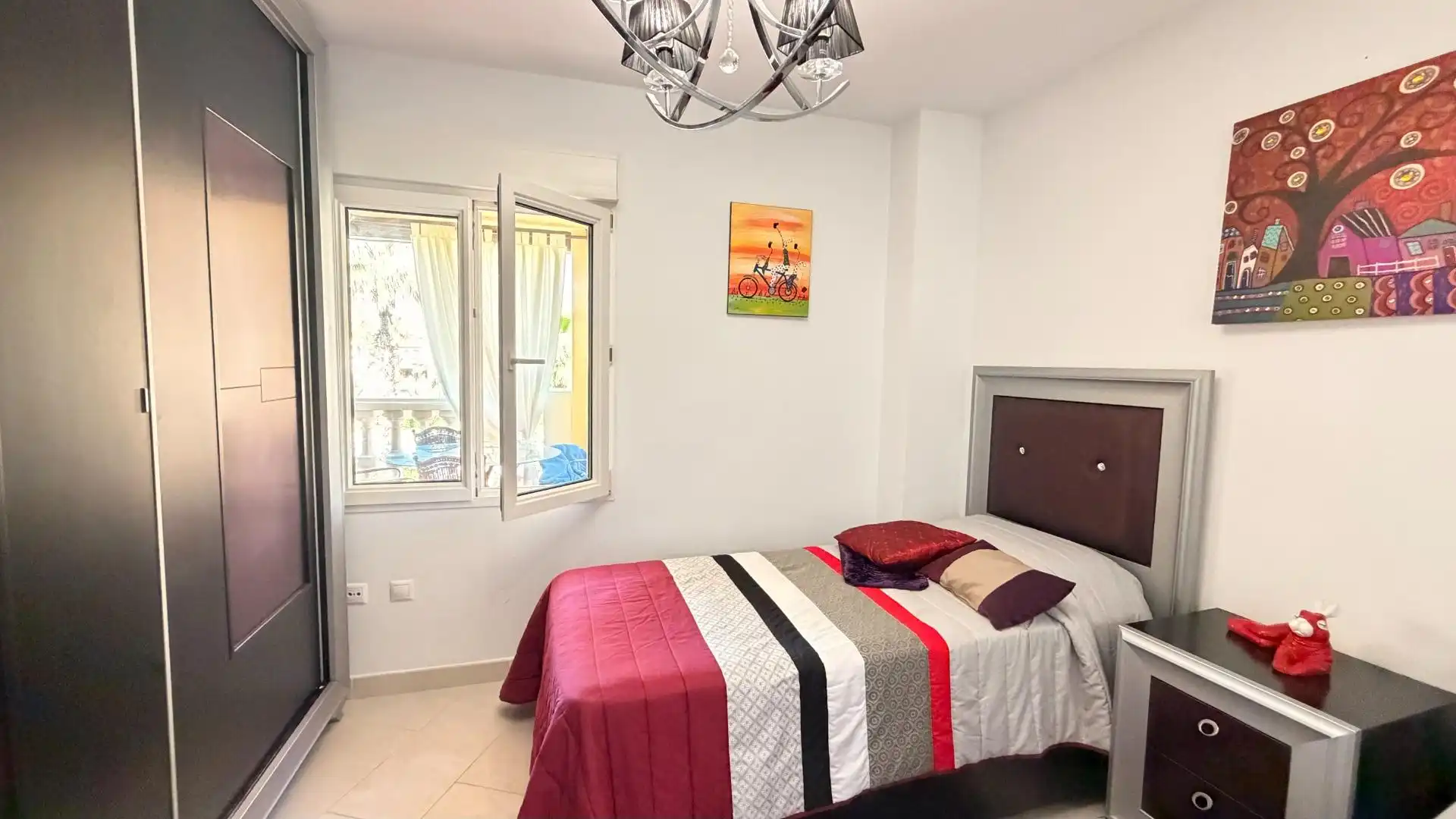 Habitación de Apartamento en venta en Torrevieja con Aire acondicionado, Terraza y Amueblado