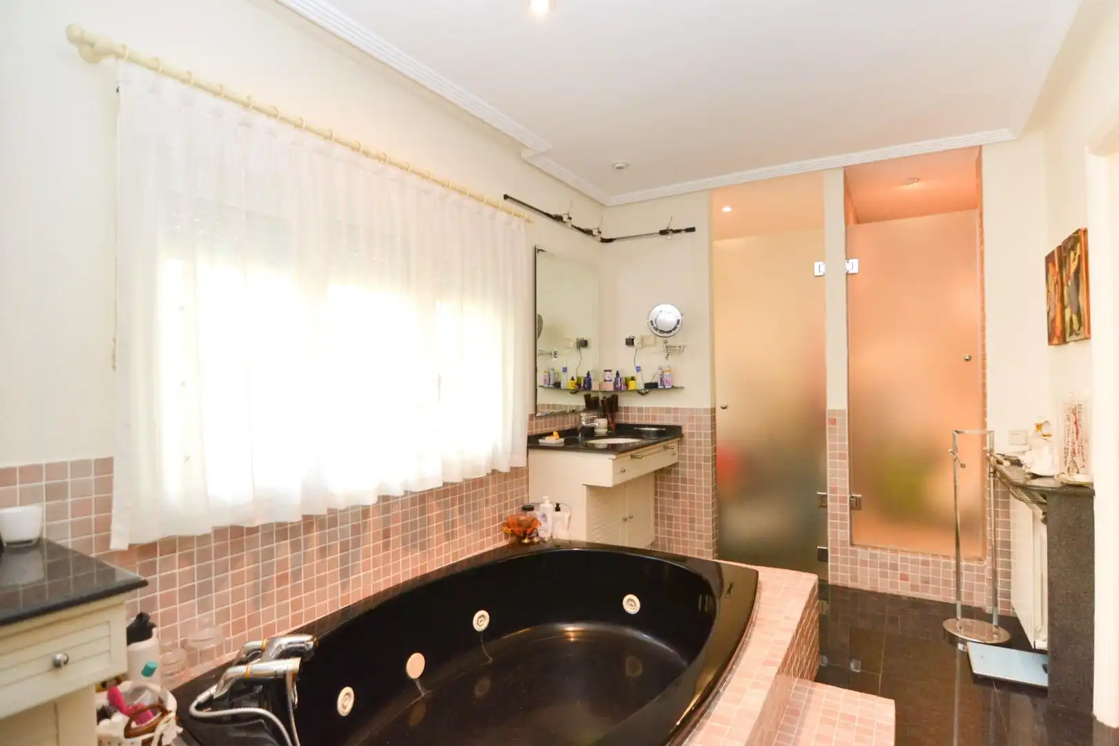 Bathroom of Houses for sale in Villanueva de la Cañada  with Air Conditioner, Private garden and Terrace