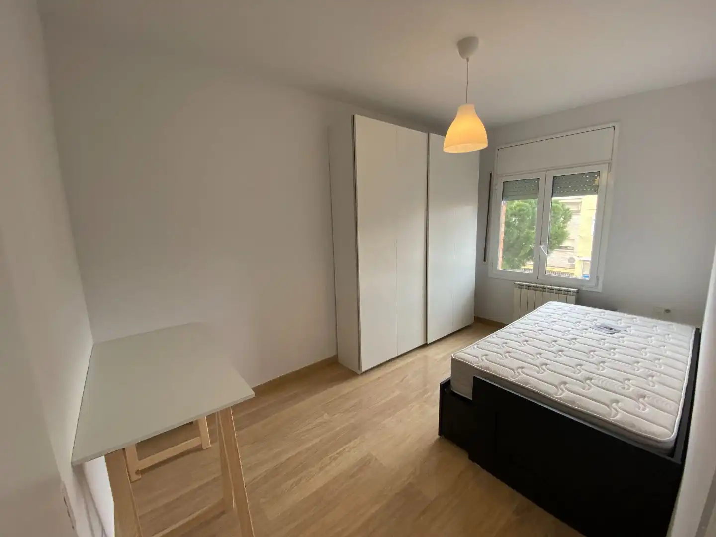 Habitación de Piso para compartir en Manresa con Aire acondicionado, Calefacción y Parquet