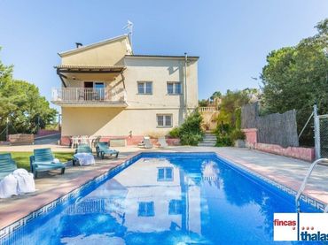 Casa con piscina in vendita a Lloret Residencial - Montlloret