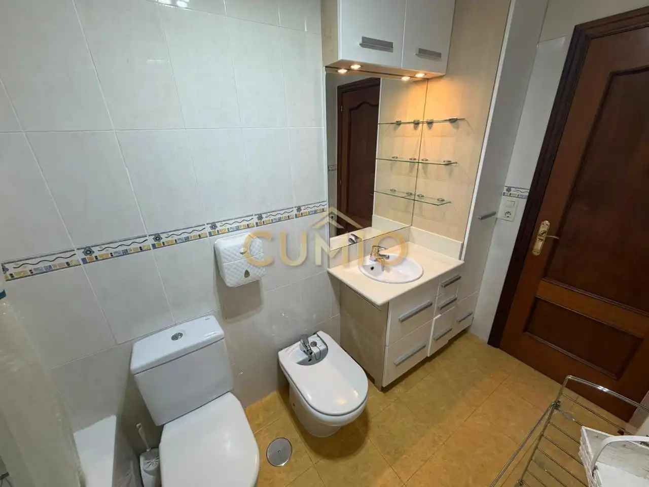 Bany de Apartament en venda en Cangas  amb Calefacció, Parquet i Terrassa