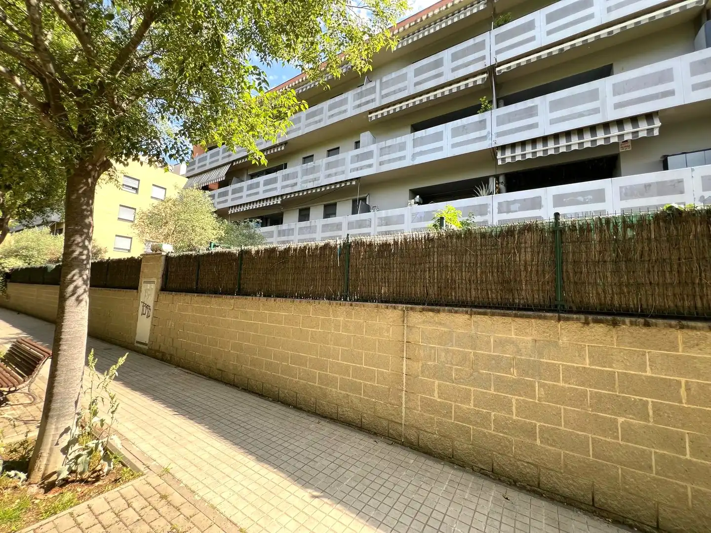 Vista exterior de Dúplex en venda en Santa Perpètua de Mogoda amb Aire condicionat, Calefacció i Parquet