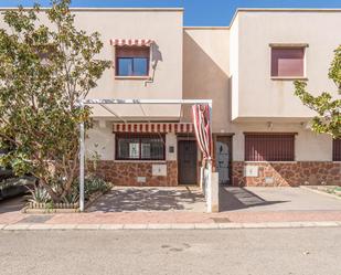 Vista exterior de Casa o xalet en venda en Las Tres Villas amb Calefacció