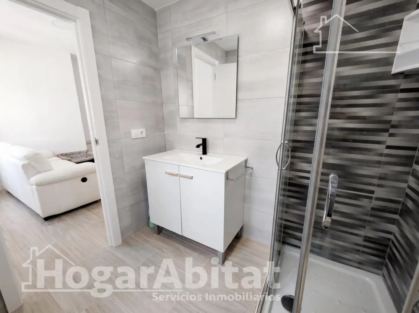 Baño de Piso en venta en Valencia con Aire acondicionado