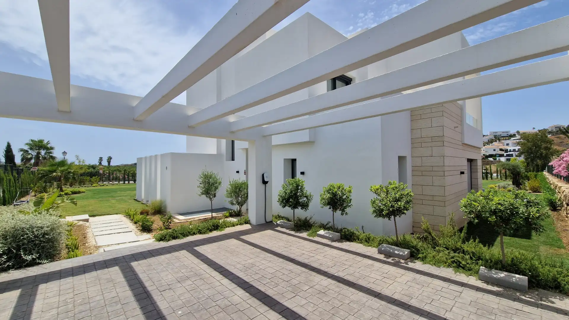 Vista exterior de Casa o chalet en venta en Mijas con Aire acondicionado, Jardín privado y Terraza