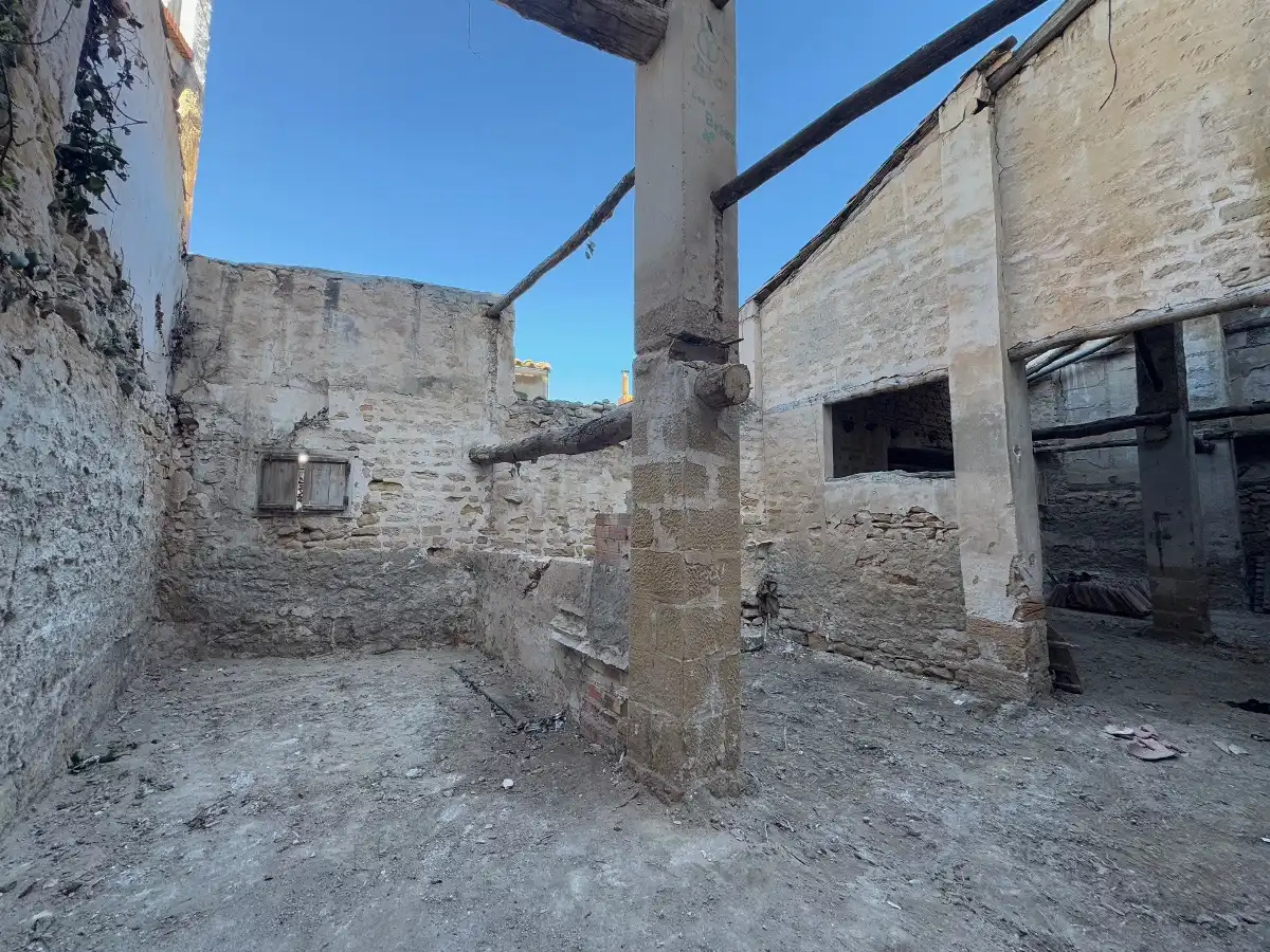 Vista exterior de Casa adosada en venda en Castelserás amb Balcó