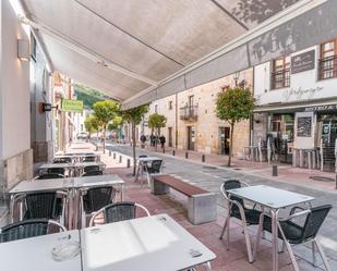 Terrassa de Local de lloguer en Cangas de Onís amb Moblat