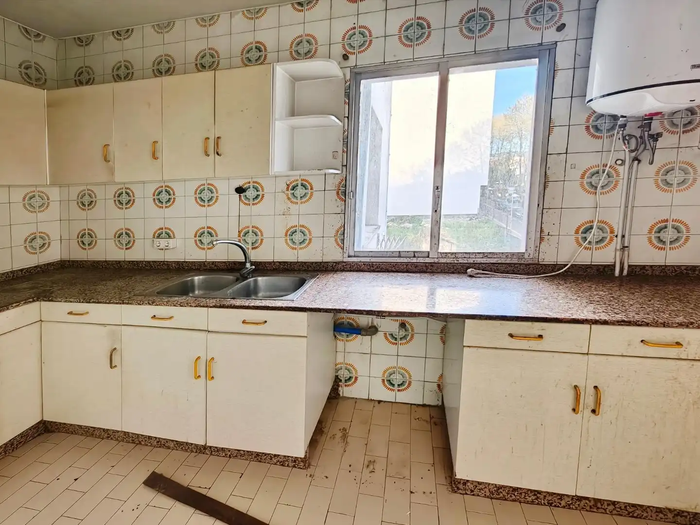 Küche von Wohnung zum Verkauf in Pontevedra Capital  mit Privatgarten