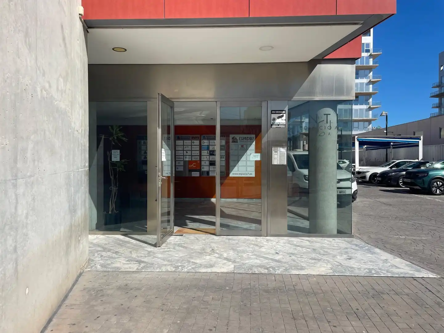 Oficina de lloguer a Avenida de Teniente Montesinos 6, imagen 4