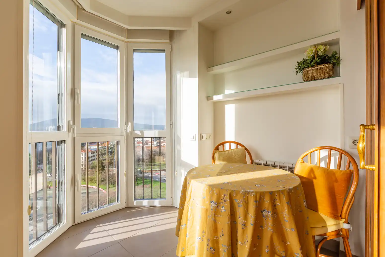 Habitación de Piso en venta en  Pamplona / Iruña con Calefacción, Terraza y Amueblado