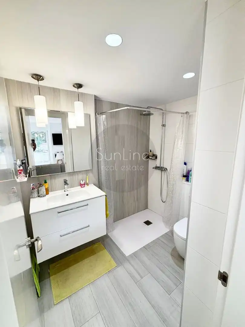 Baño de Piso en venta en Cullera con Aire acondicionado, Amueblado y Balcón
