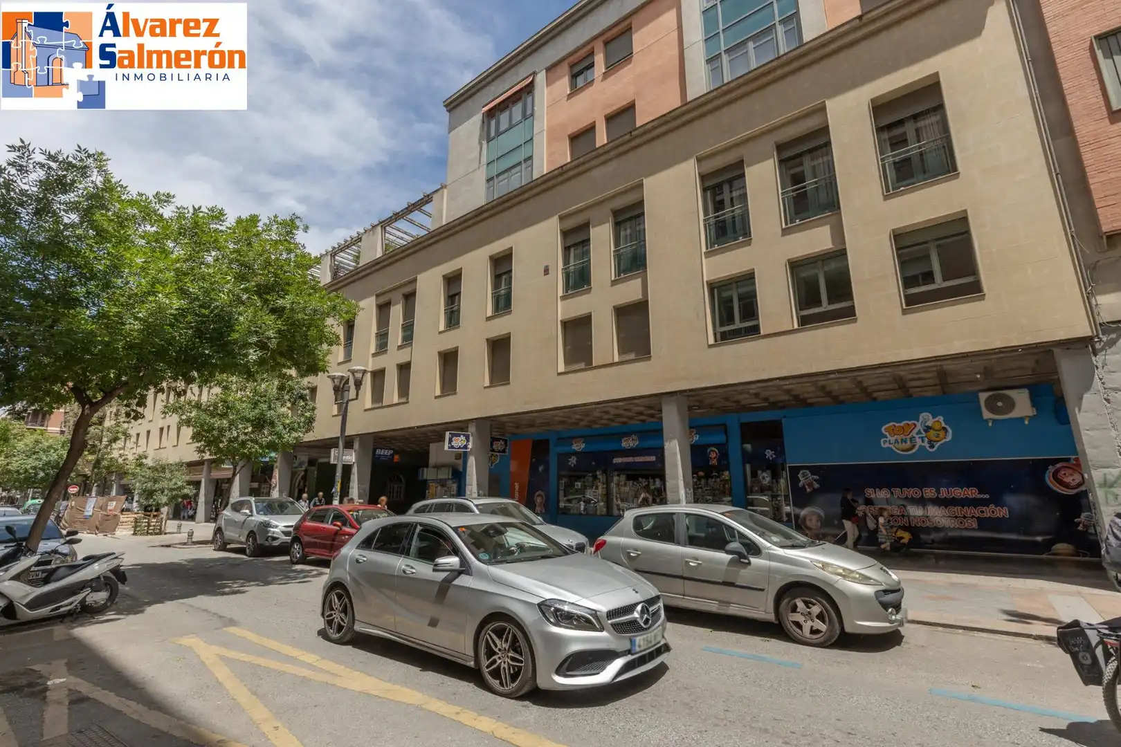 Exterior view of Flat for sale in Granada  with Air Conditioner and Heating