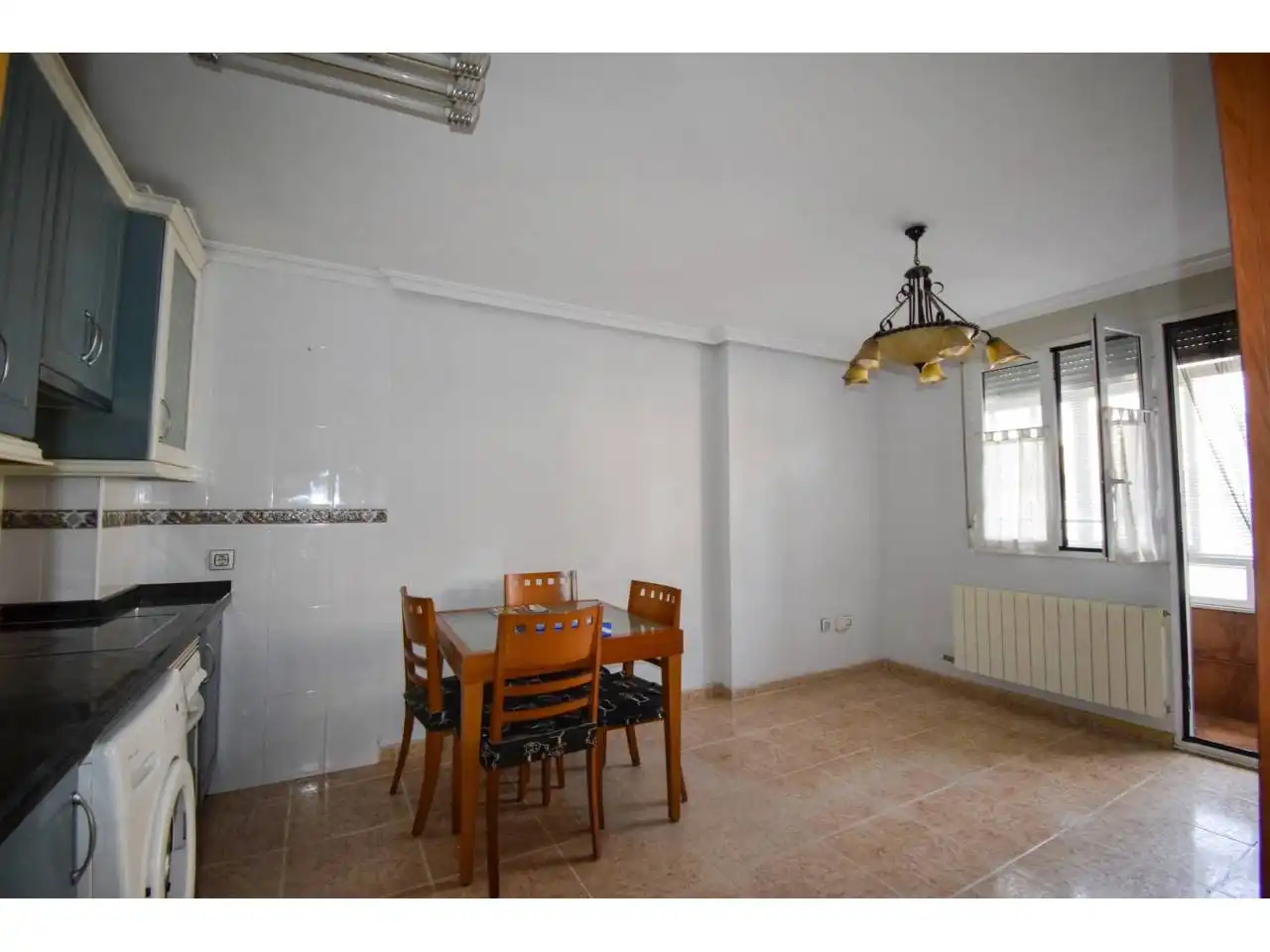 Comedor de Piso en venta en San Andrés del Rabanedo con Calefacción, Parquet y Terraza