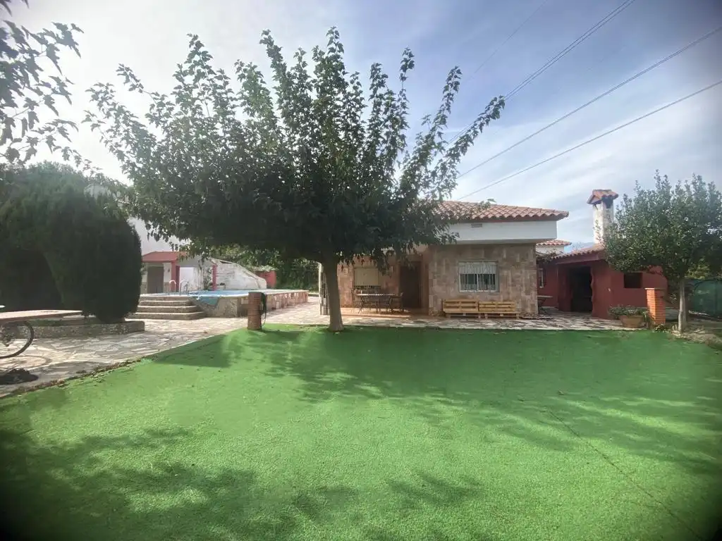 Vista exterior de Casa o xalet en venda en La Pobla de Tornesa amb Jardí privat, Terrassa i Traster