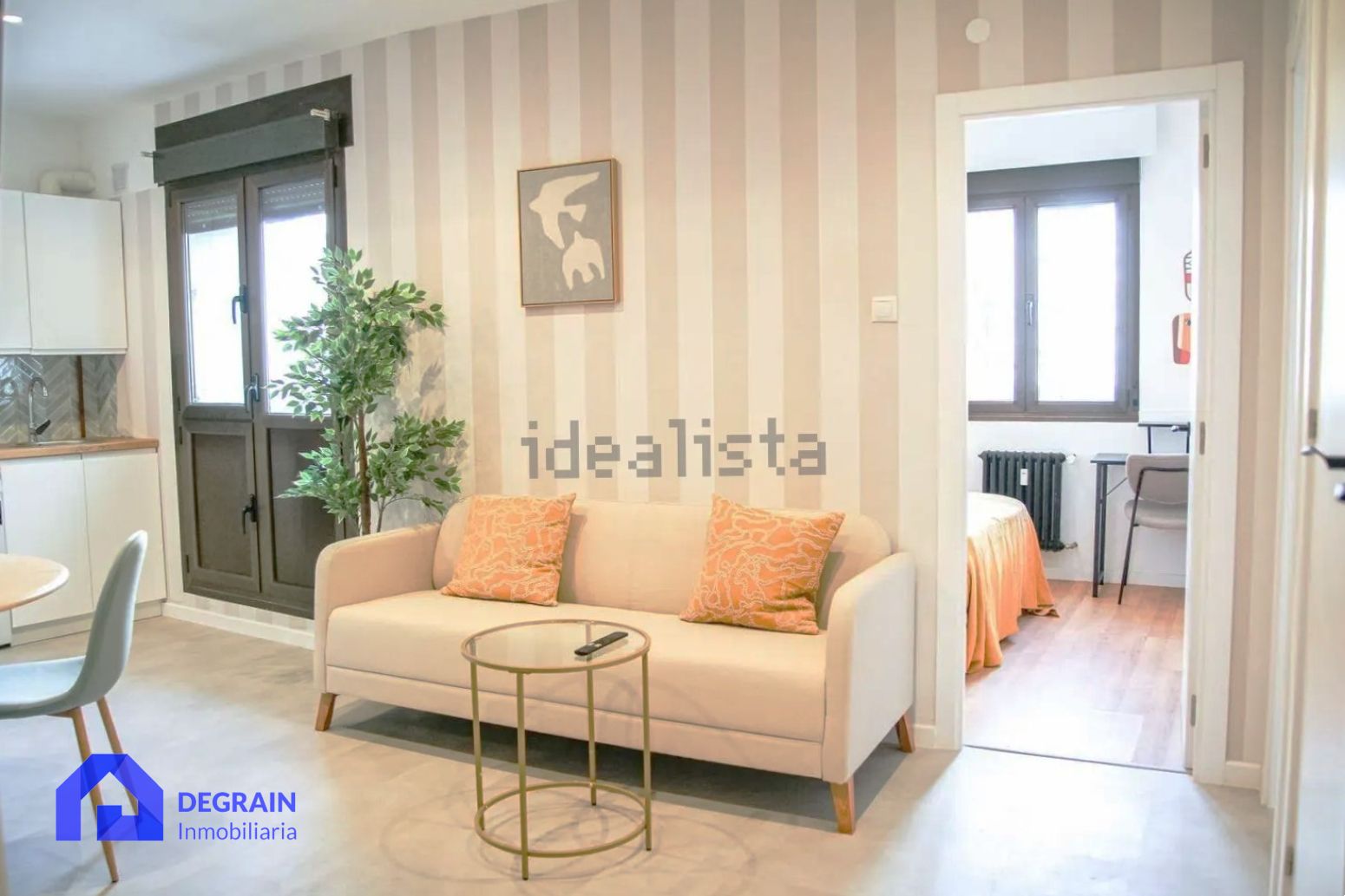 Dormitori de Pis en venda en Oviedo  amb Calefacció, Terrassa i Traster