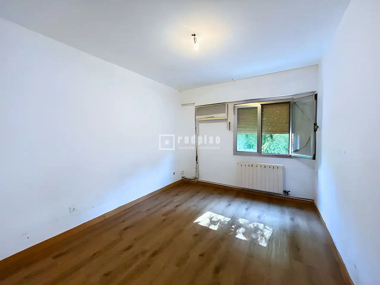 Bedroom of Flat for sale in Madrid  with Air Conditioner, Heating and Parquet flooring