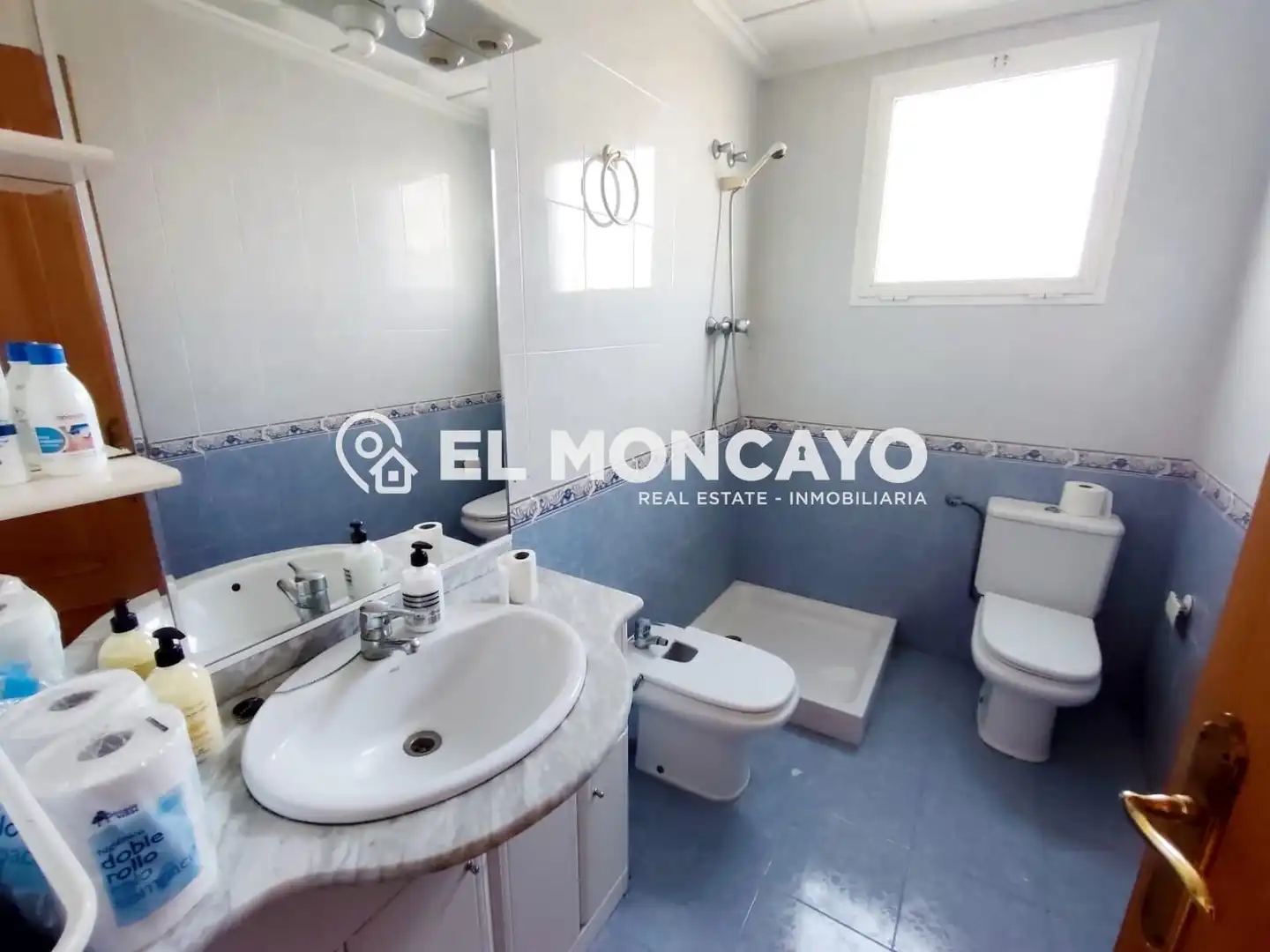 Bany de Casa o xalet en venda en Elche / Elx amb Aire condicionat, Calefacció i Jardí privat