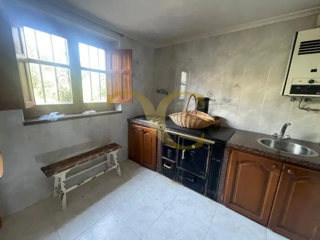 Cuina de Casa o xalet en venda en Parres amb Calefacció, Jardí privat i Traster