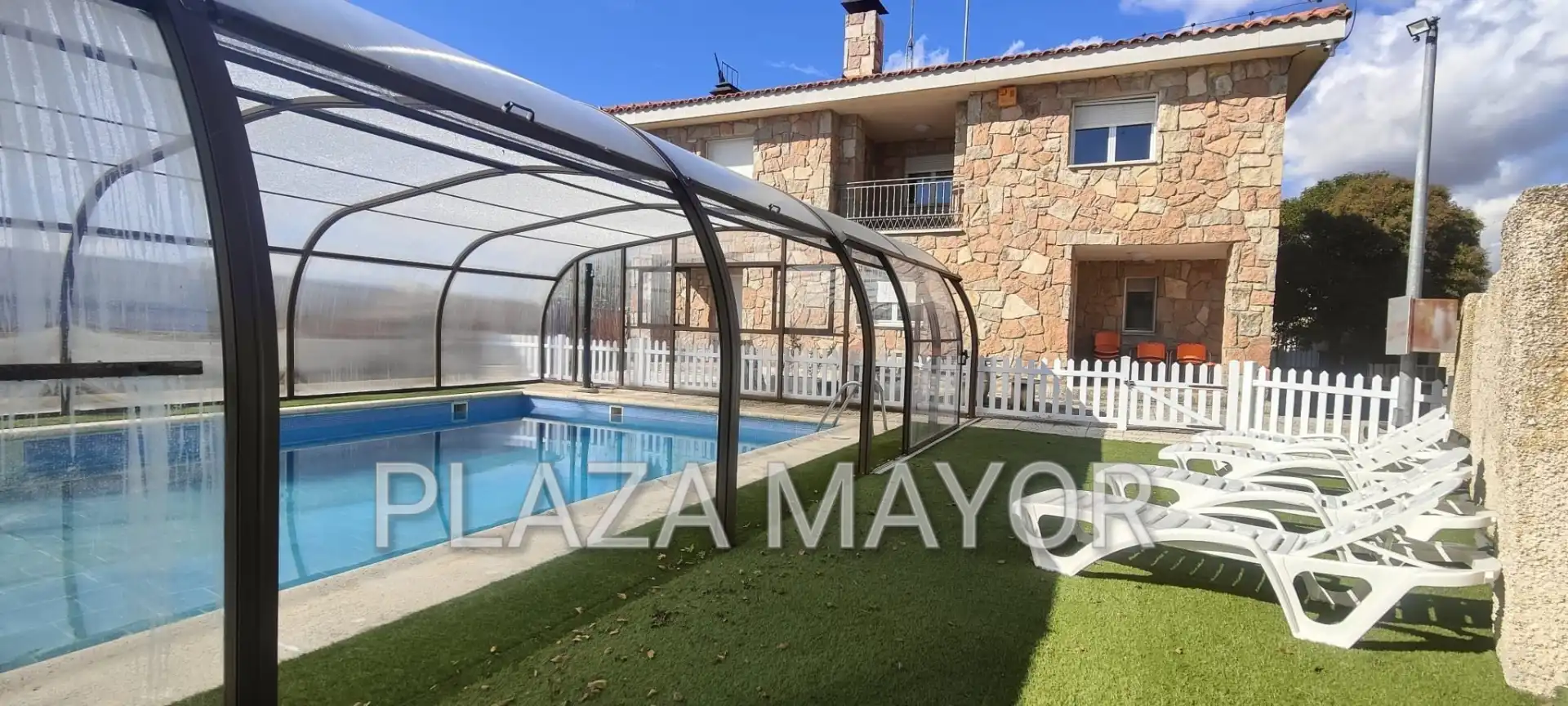 Piscina de Casa o chalet en venta en Calzada de Valdunciel con Calefacción, Jardín privado y Parquet