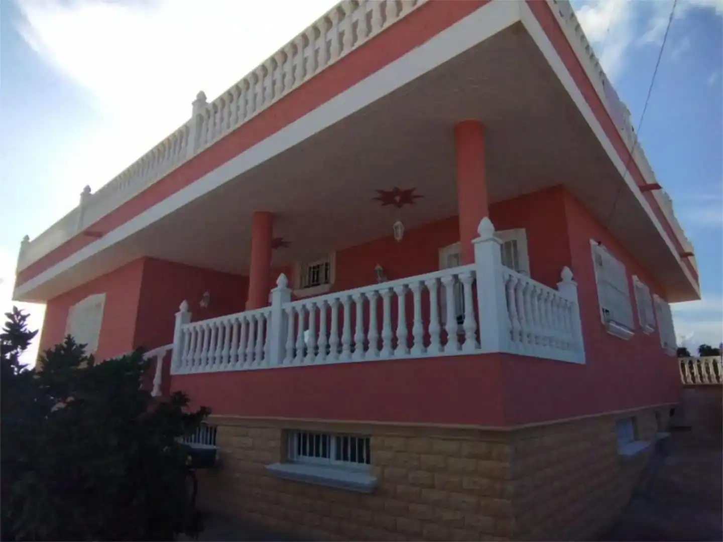Vista exterior de Casa o xalet per a compartir en Benferri amb Jardí privat, Piscina i Moblat
