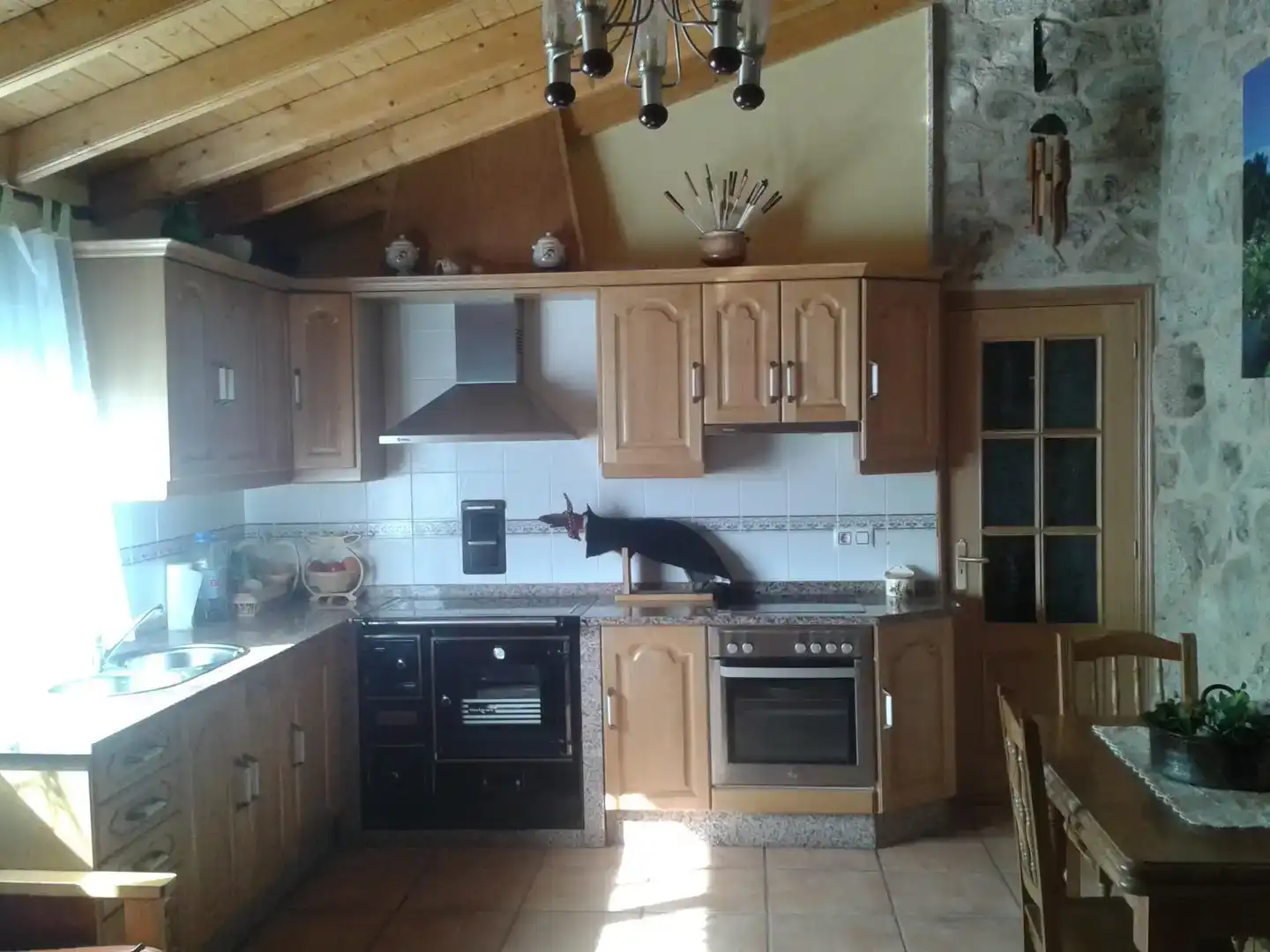 Cuina de Finca rústica en venda en Manzaneda amb Parquet, Traster i Moblat
