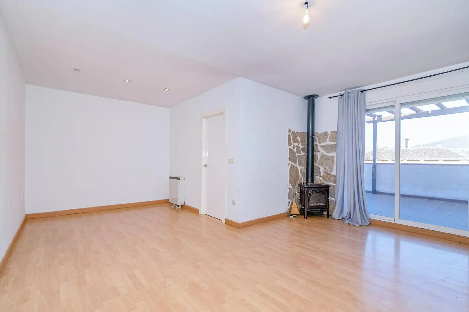 Dachboden zum Verkauf in La Zubia mit Klimaanlage, Terrasse und Abstellraum
