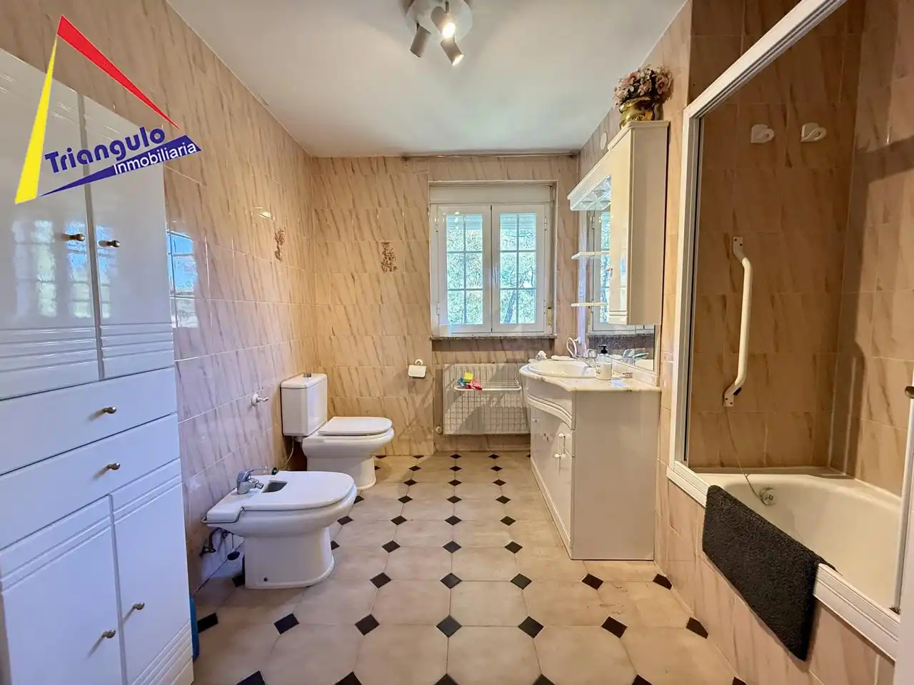 Baño de Casa o chalet en venta en Marugán con Aire acondicionado, Calefacción y Jardín privado