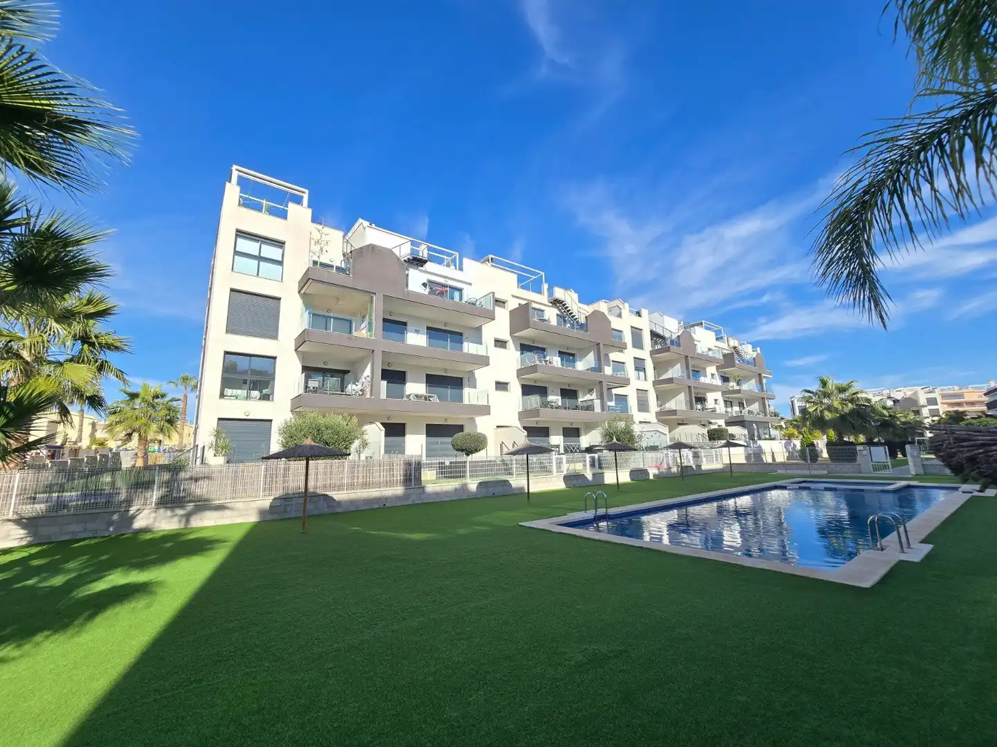 Vista exterior de Apartament en venda en Orihuela amb Jardí privat, Terrassa i Traster