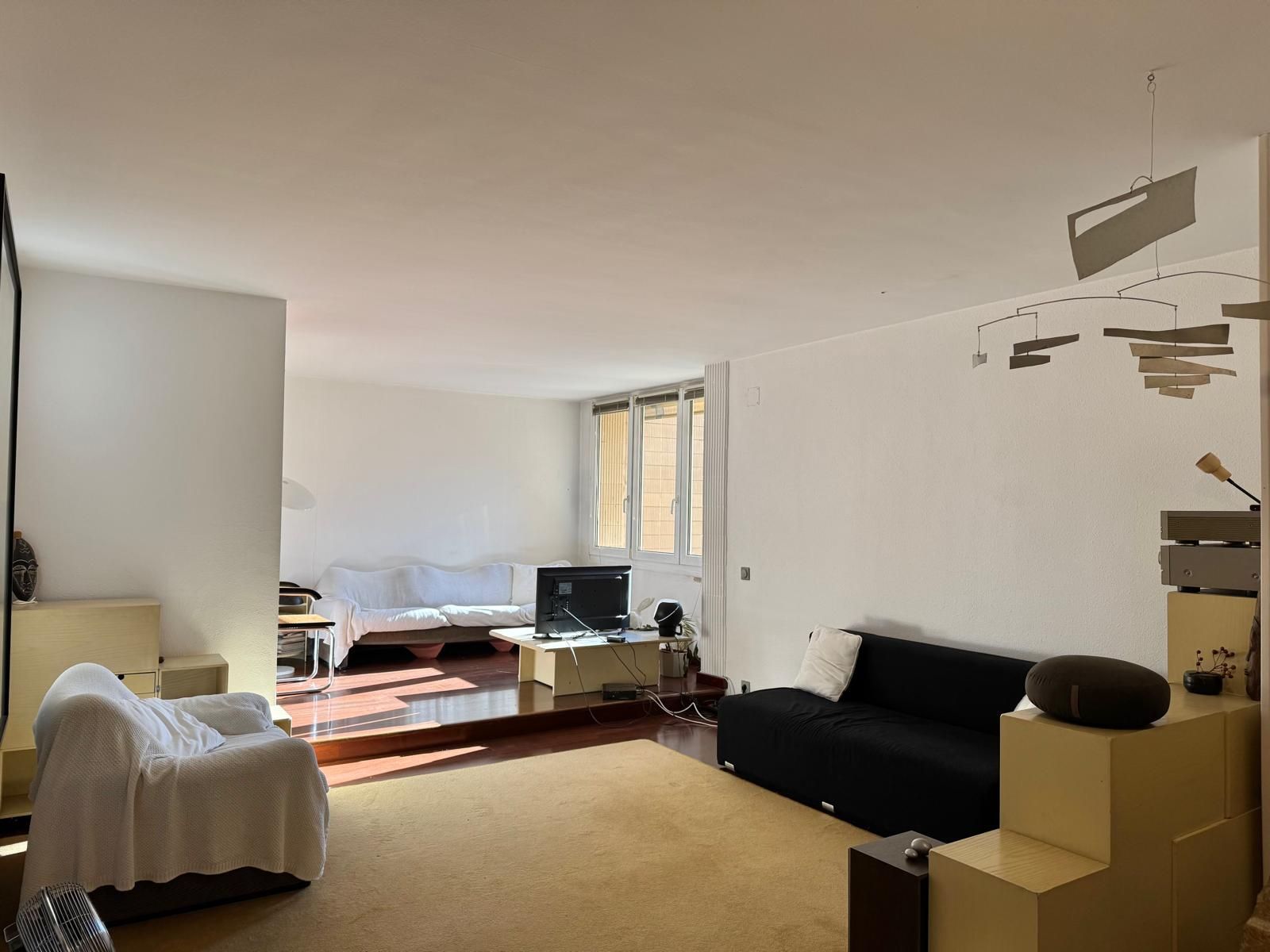 Living room of Flat for sale in Girona Capital  with Air Conditioner and Heating