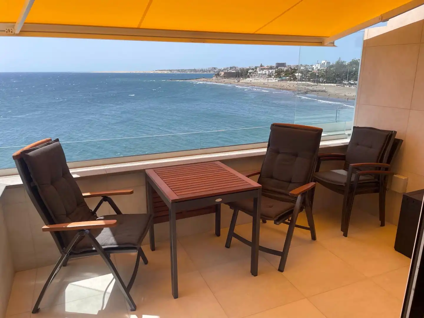 Terrassa de Apartament de lloguer en San Bartolomé de Tirajana amb Moblat, Balcó i Piscina comunitària