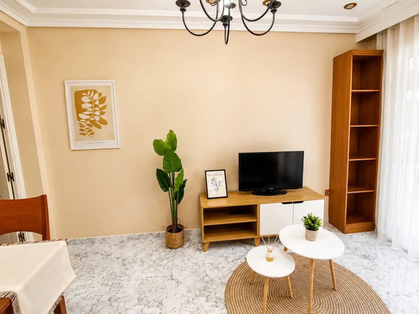 Living room of Flat for rent in Sevilla  with Air Conditioner, Terrace and Furnished