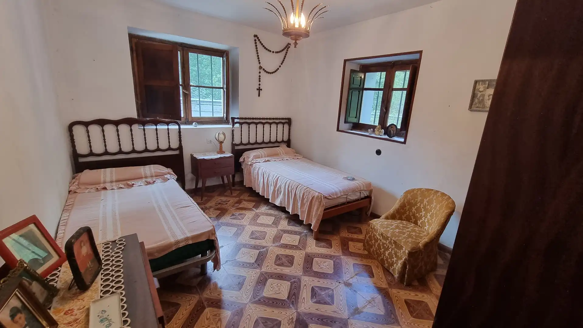 Habitación de Casa adosada en venta en Amieva con Calefacción, Jardín privado y Terraza