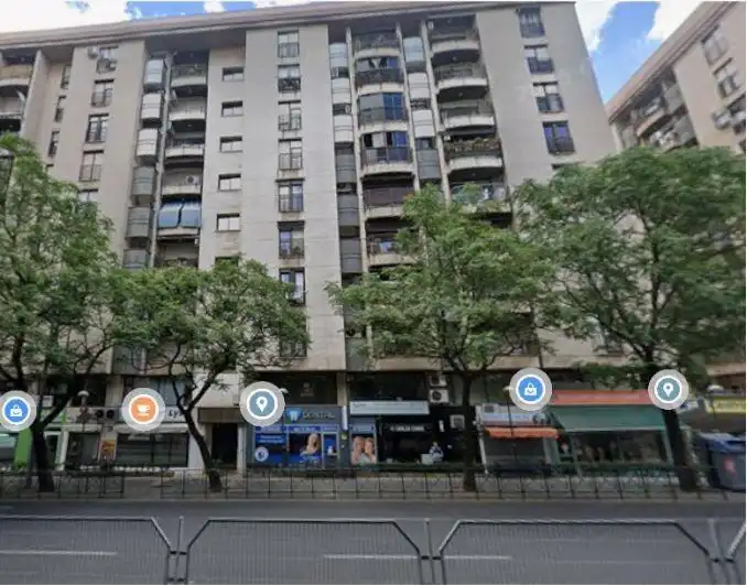 Pis en venda a Avenida ALEMANIA 5, imagen 2