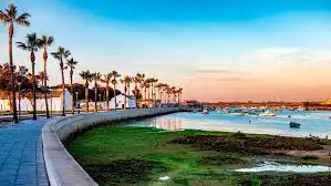 Vista exterior de Edifici en venda en Cádiz amb Piscina comunitària