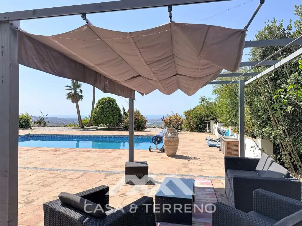 Terrassa de Casa o xalet en venda en Vélez-Málaga amb Aire condicionat, Jardí privat i Terrassa