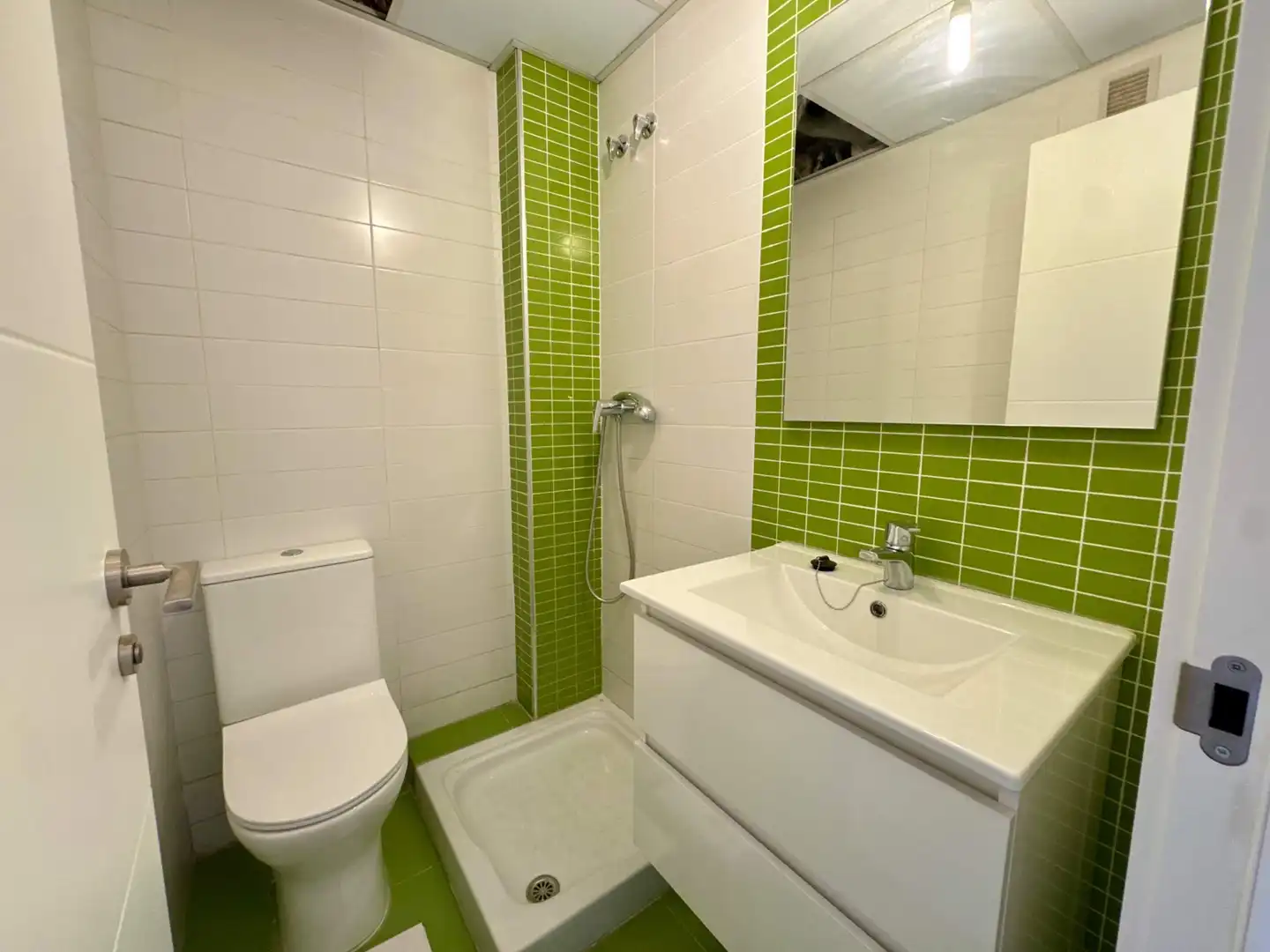 Baño de Piso en venta en Gandia con Aire acondicionado, Terraza y Balcón
