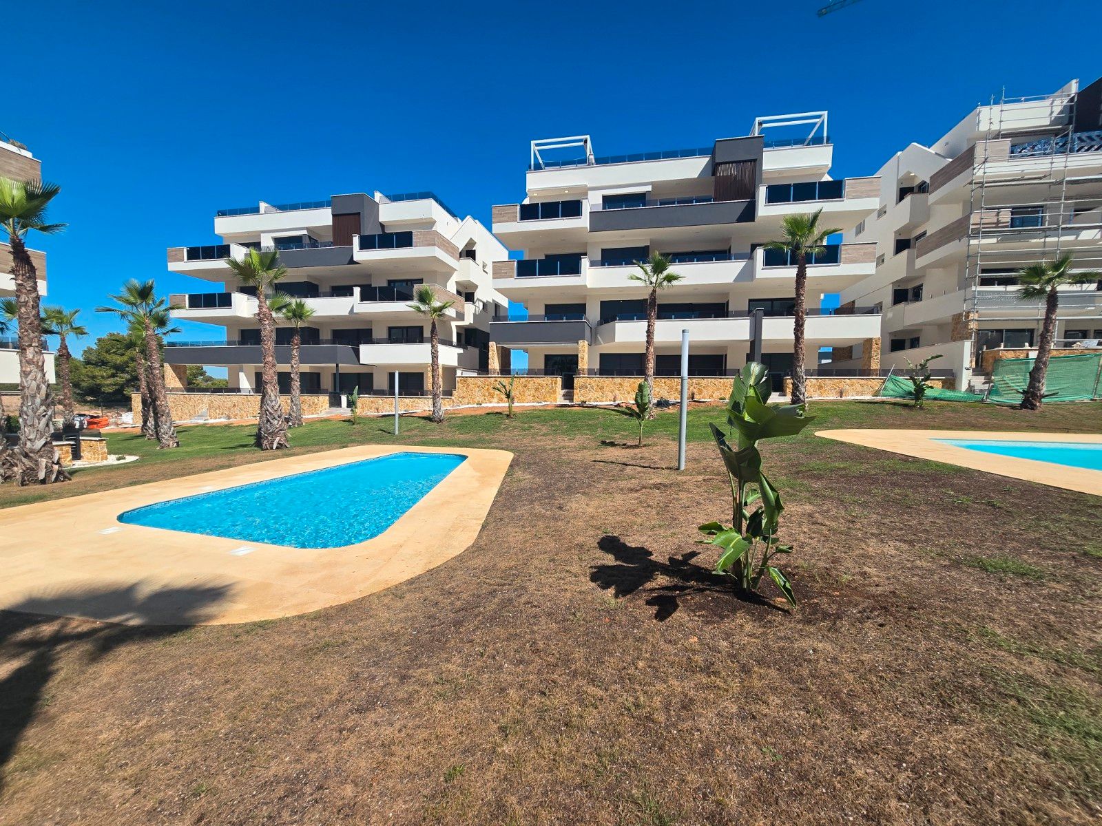 Vista exterior de Àtic en venda en Orihuela amb Aire condicionat, Terrassa i Traster