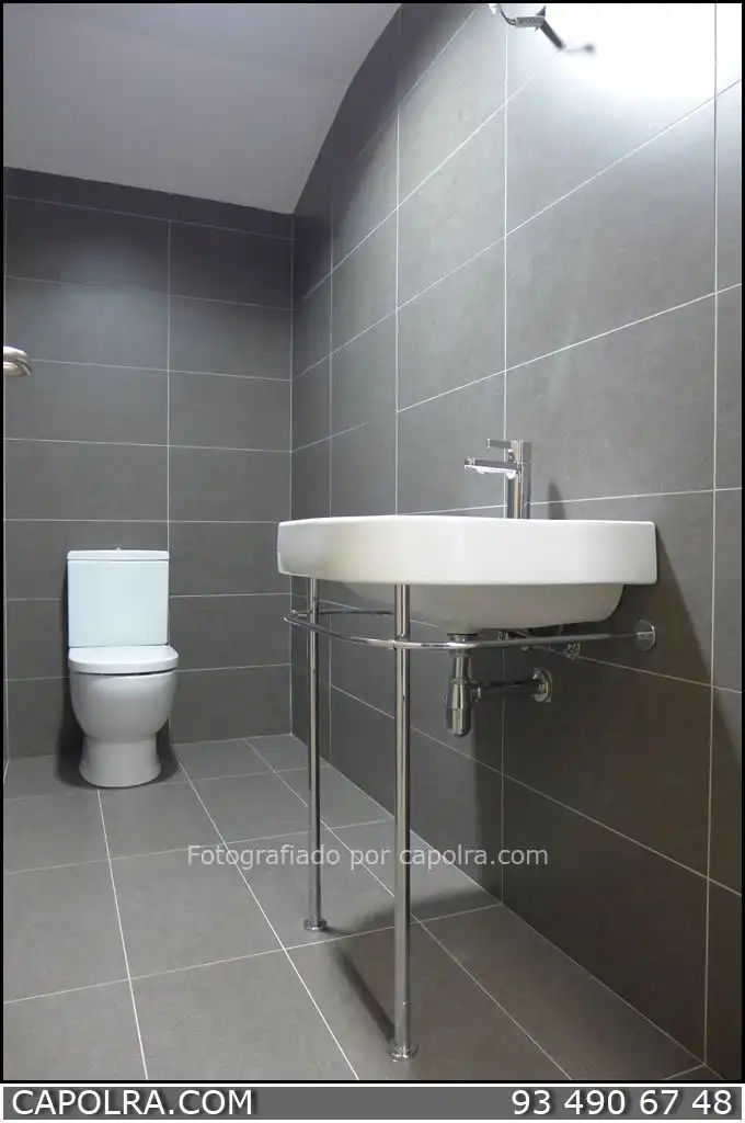 Badezimmer von Gebäude zur Miete in Barcelona