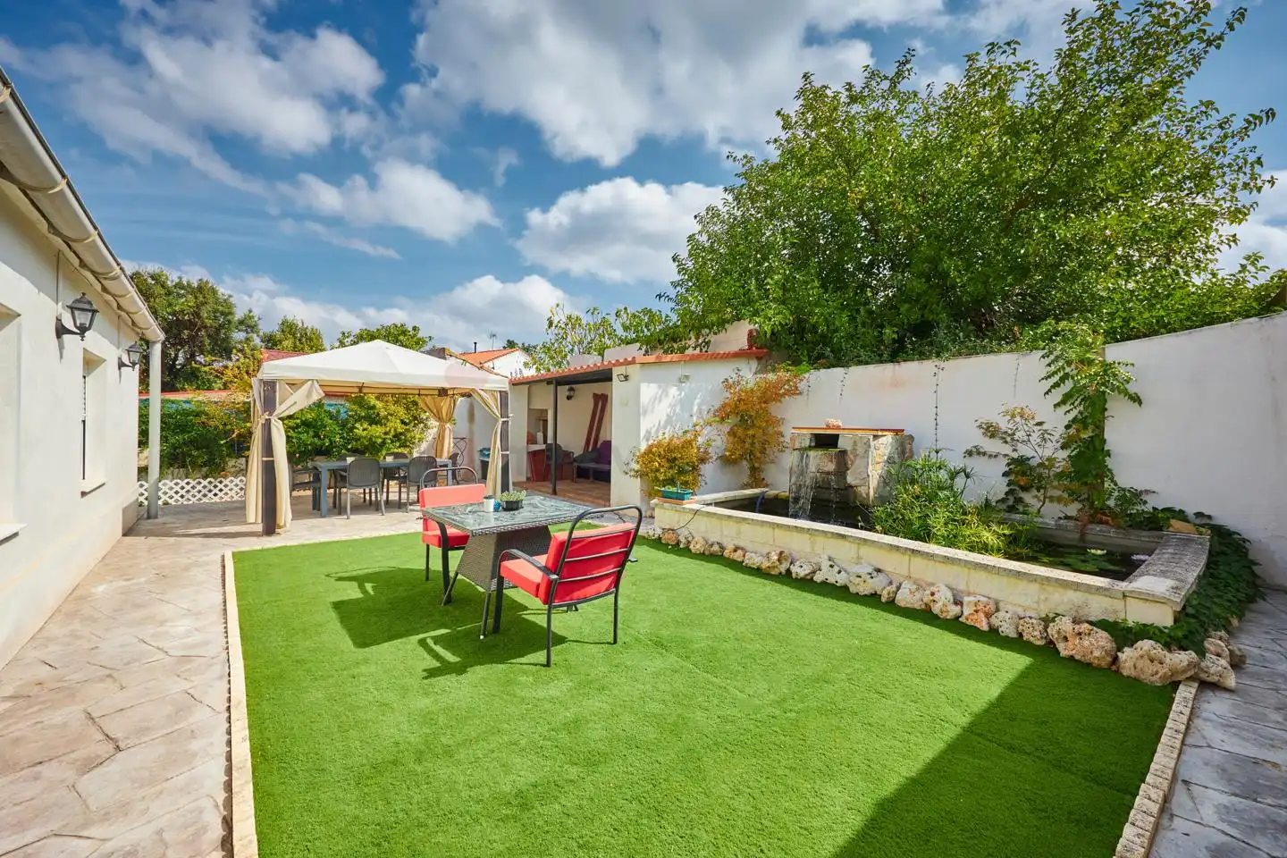 Casa amb jardí en venda a Calle de Cardencha