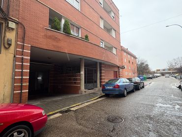 Individual amb ascensor en venda a Calle del Mirlo 59