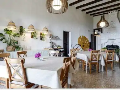 Casa rústica con jardín en venta en paseo orsavinya 4, imagen 7